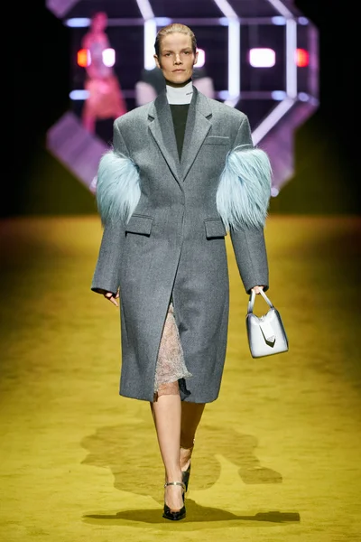 Look 32